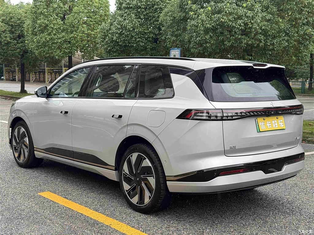 DongFeng eπ008, 2025 7
