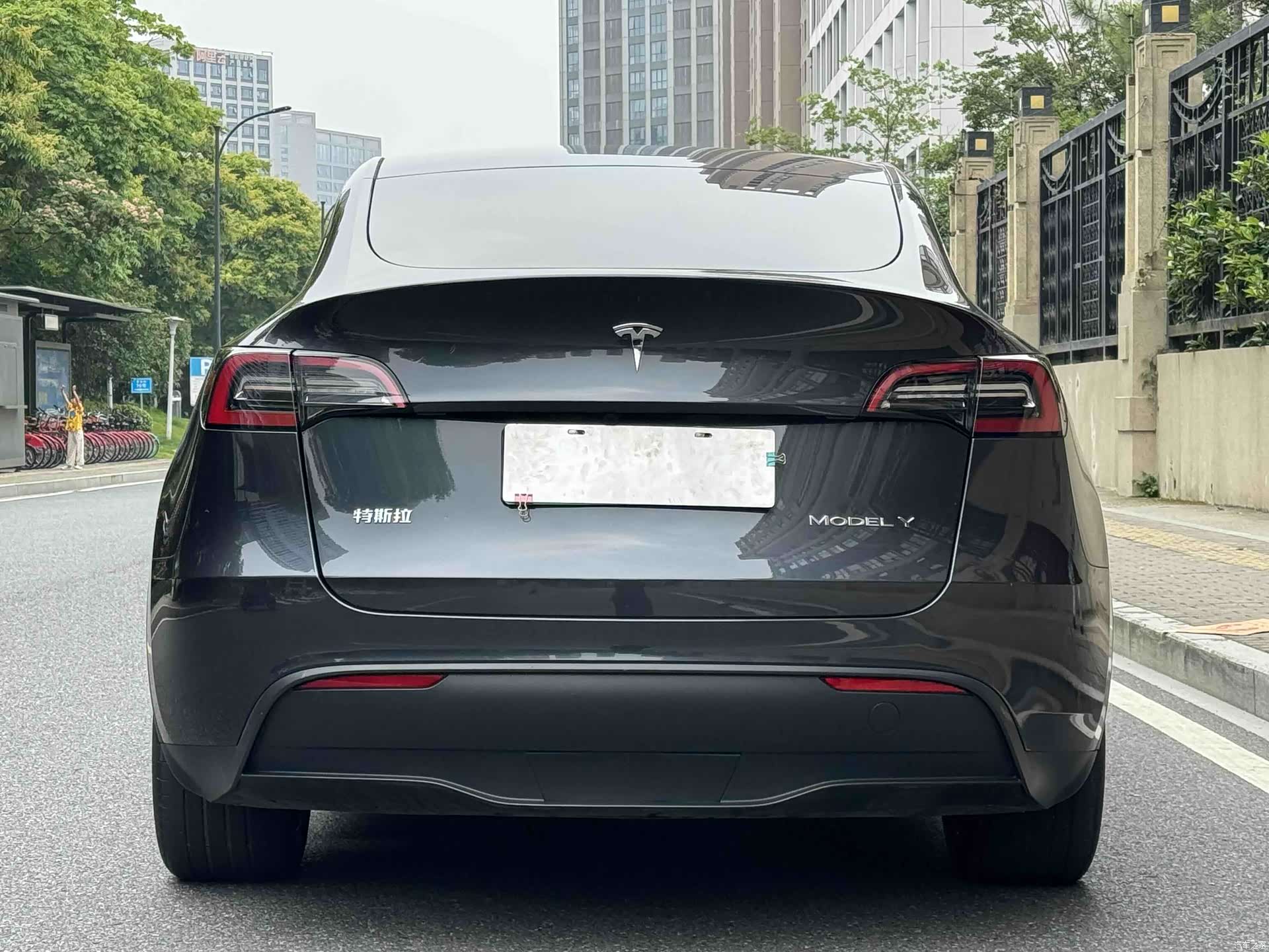 Tesla Model Y, 2024 16