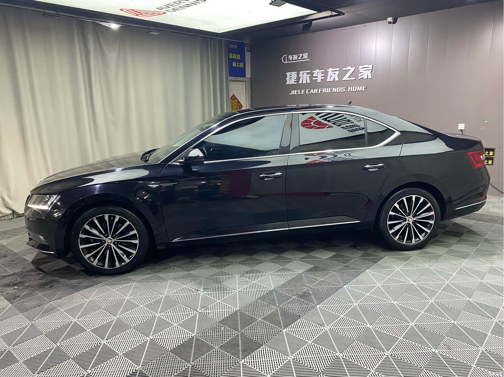 Skoda Superb, 2019 4