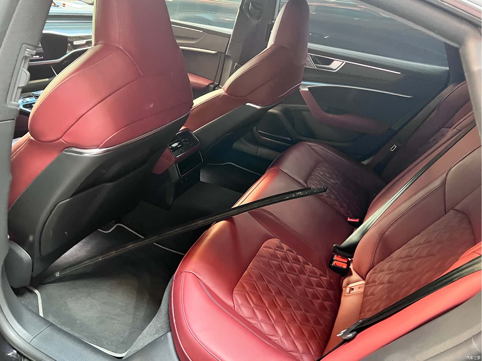 Audi A7L, 2024 18