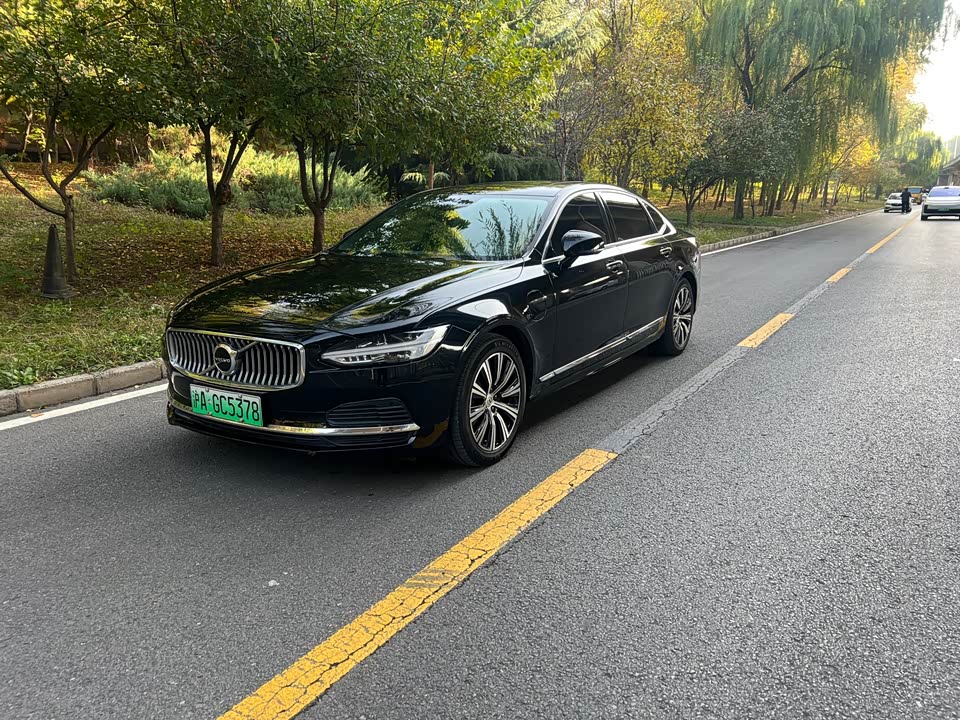 Volvo S90
