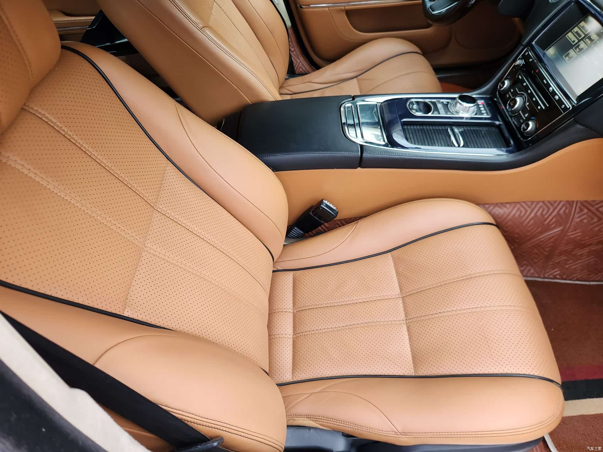 Jaguar XJ, 2012 10