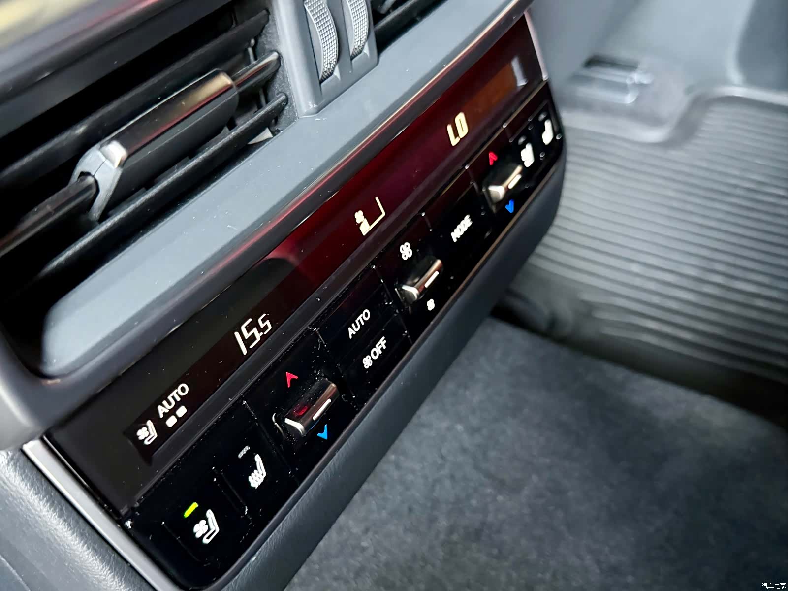 Lexus LX, 2026 28