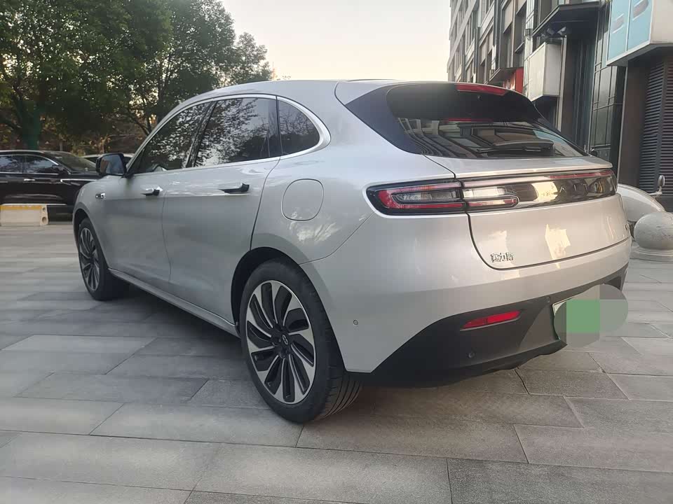 AITO Ask the world M5