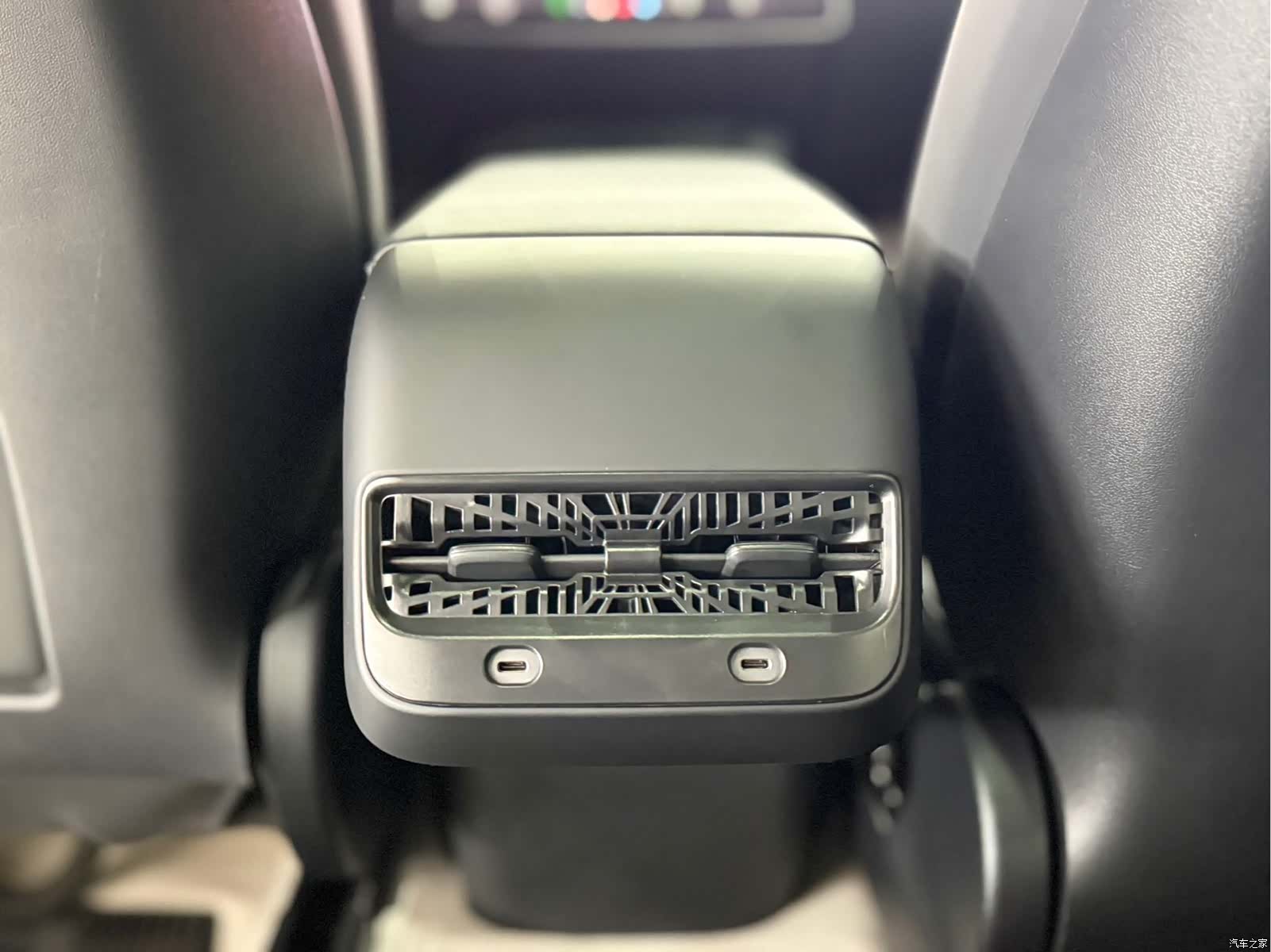 Tesla Model Y, 2024 14
