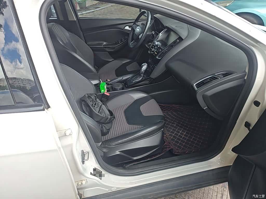 Ford Focus, 2015 25