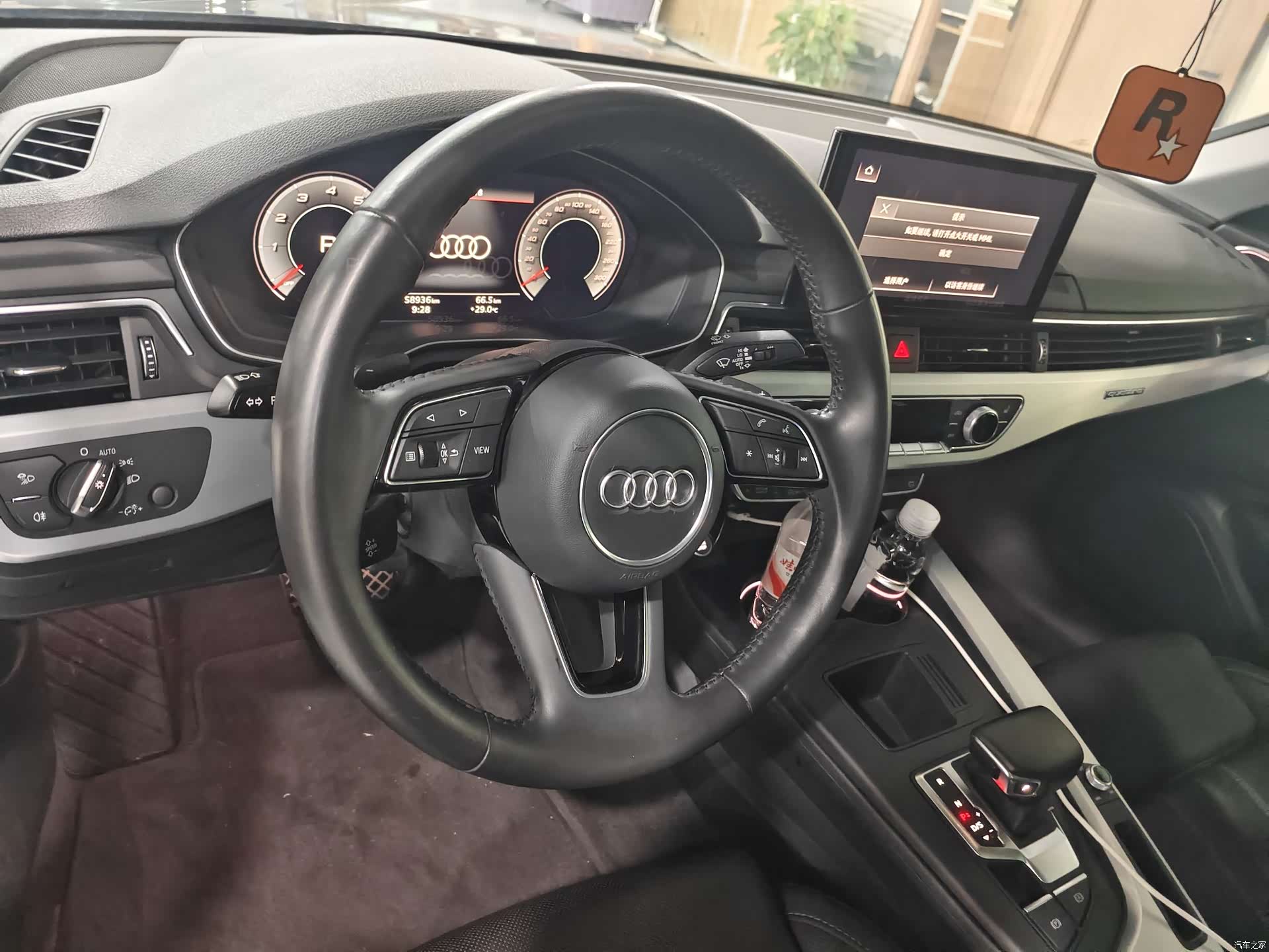 Audi A4L, 2021 все фото