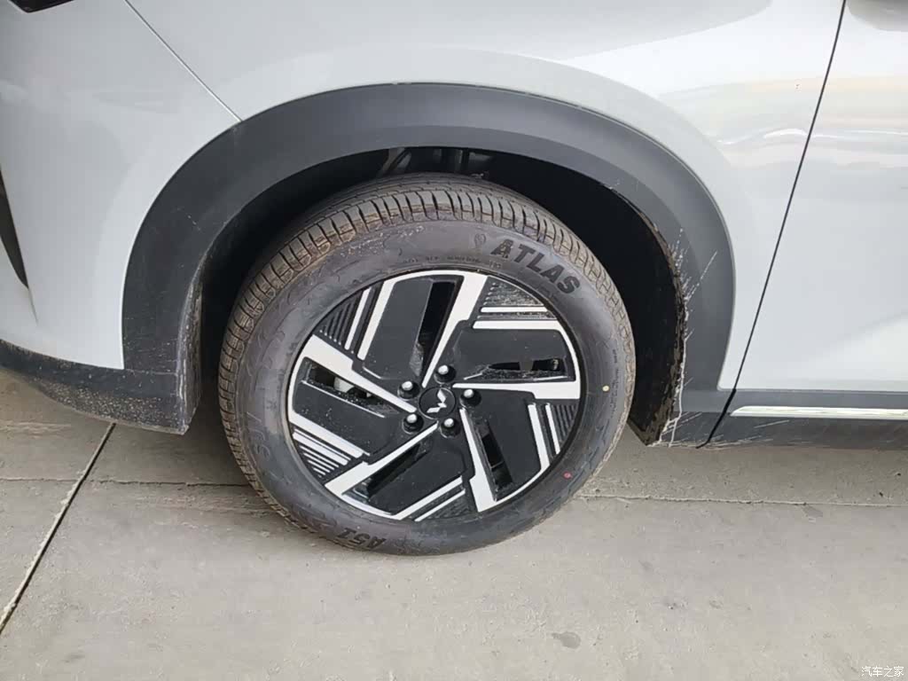 Wuling Starlight, 2025 23
