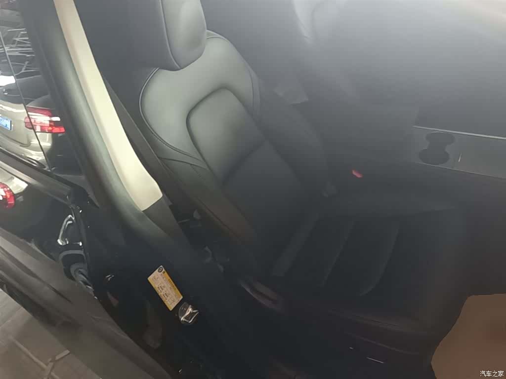 Tesla Model Y, 2023 25
