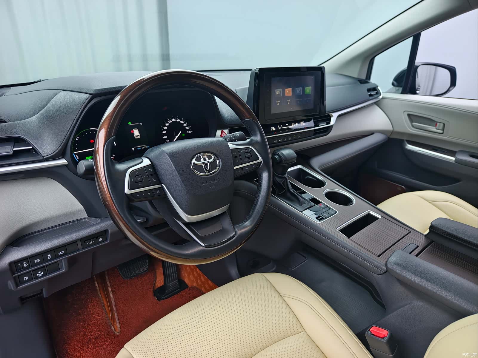Toyota Granvia, 2024 9