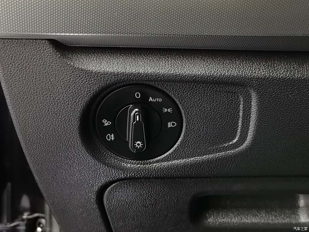 Volkswagen Passat, 2023 21