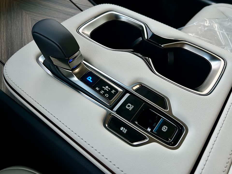 Lexus LM Lexus LM