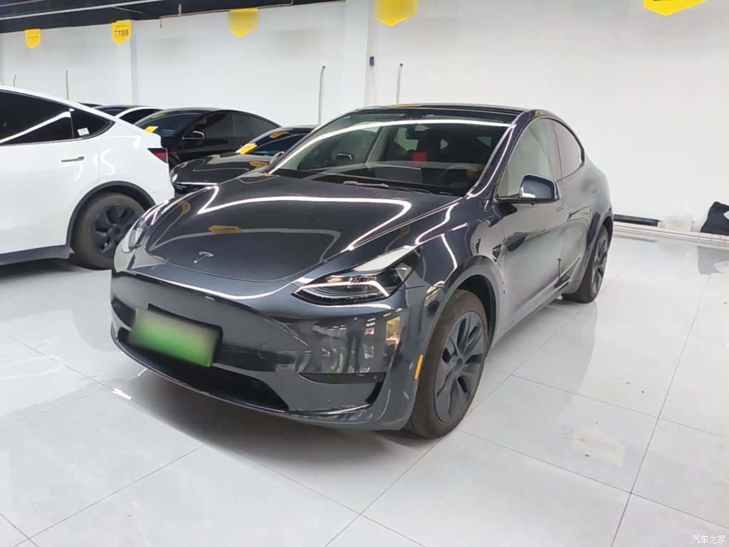 Tesla Model Y, 2024 1