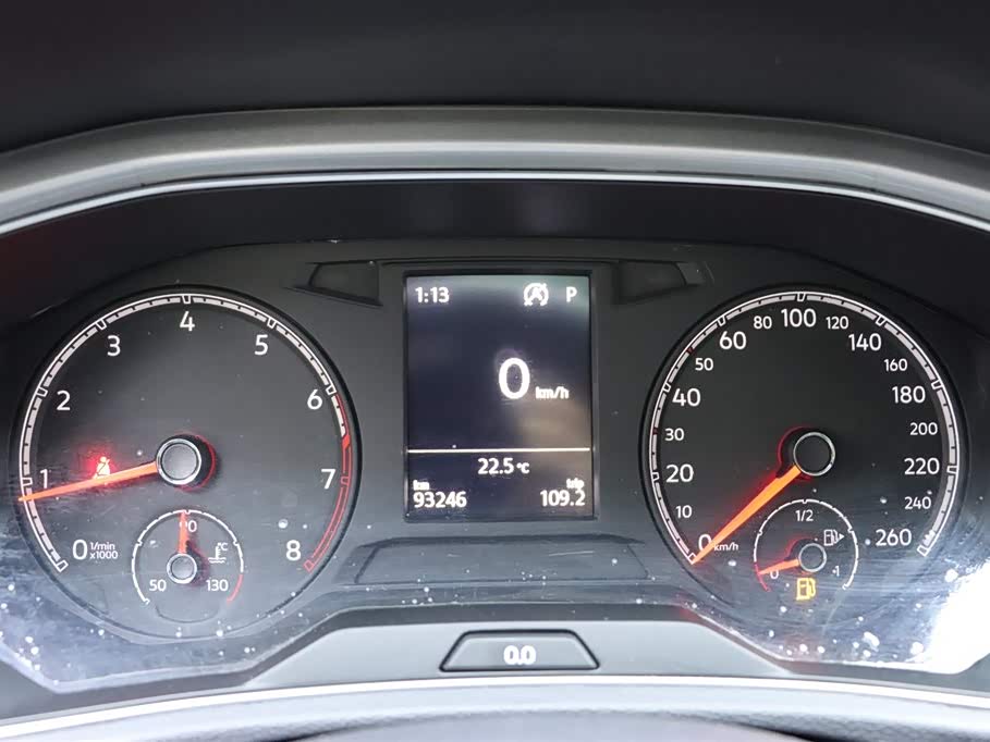 Volkswagen T-ROC exploring Songs