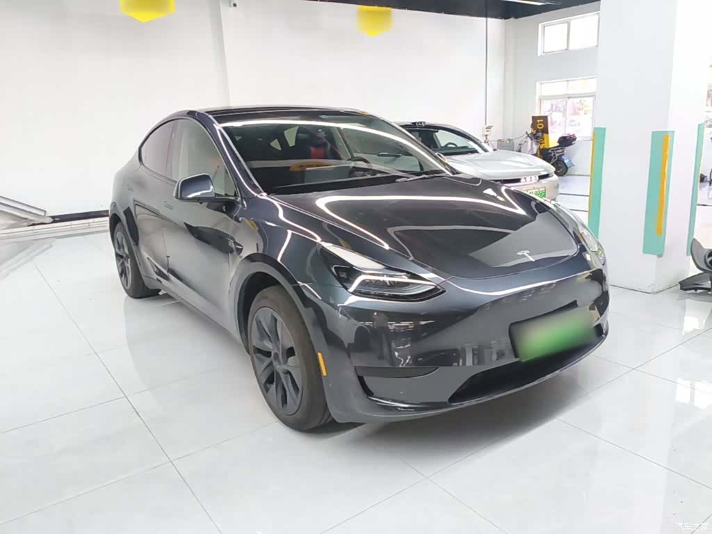 Tesla Model Y, 2024 4