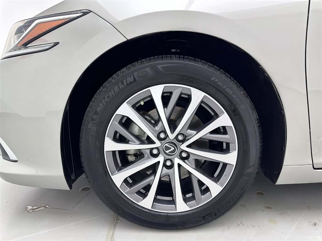 Lexus ES, 2023 30