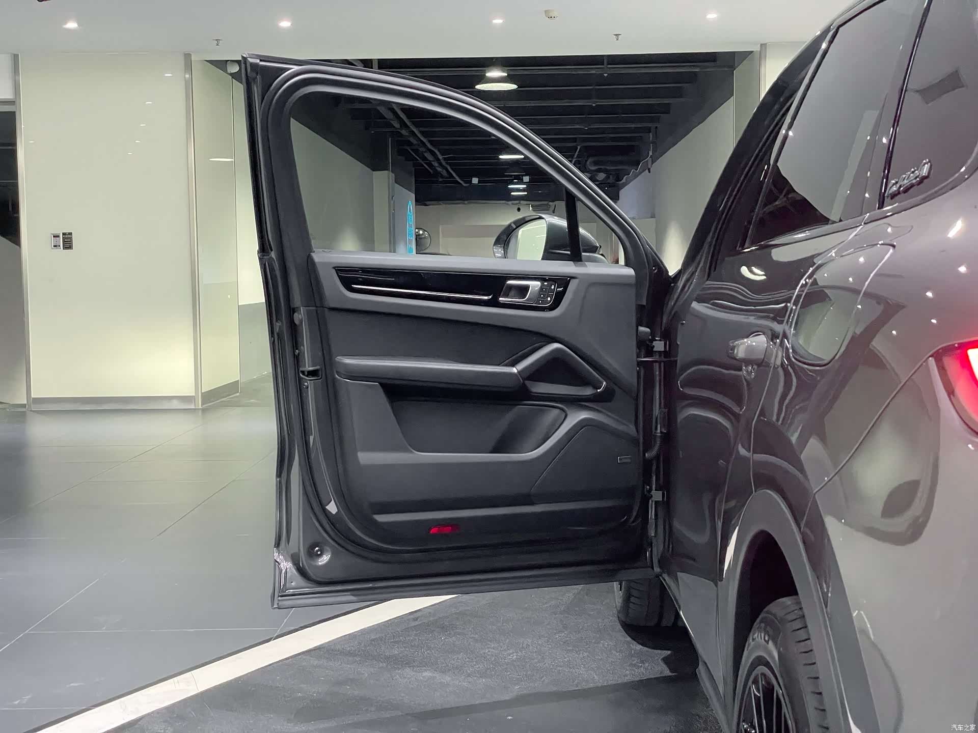 Porsche Cayenne, 2023 4