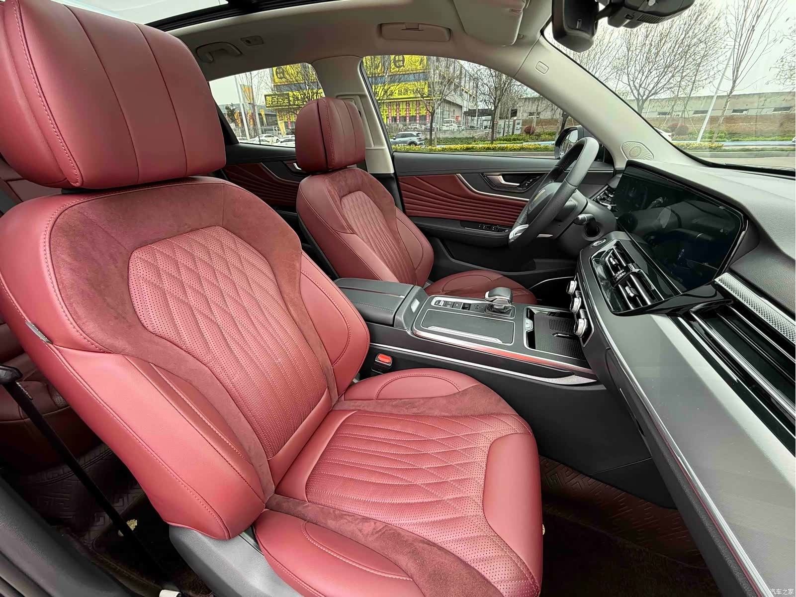 Hongqi HS5, 2024 14
