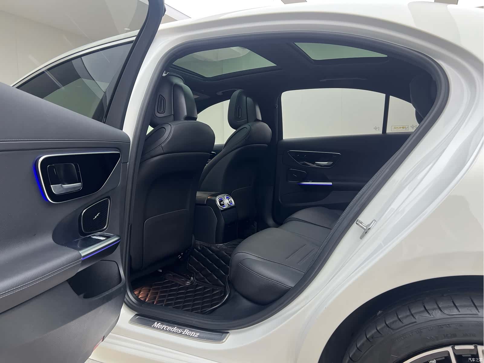 Mercedes-Benz C-Class, 2023 11