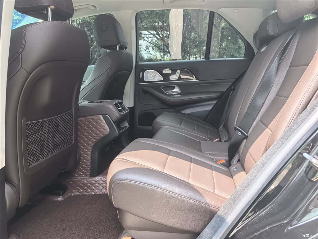 Mercedes-Benz GLE, 2023 13