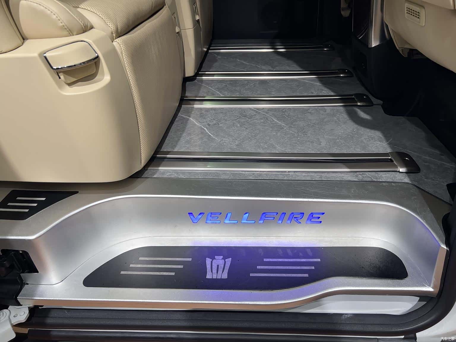 Toyota Vellfire, 2022 14