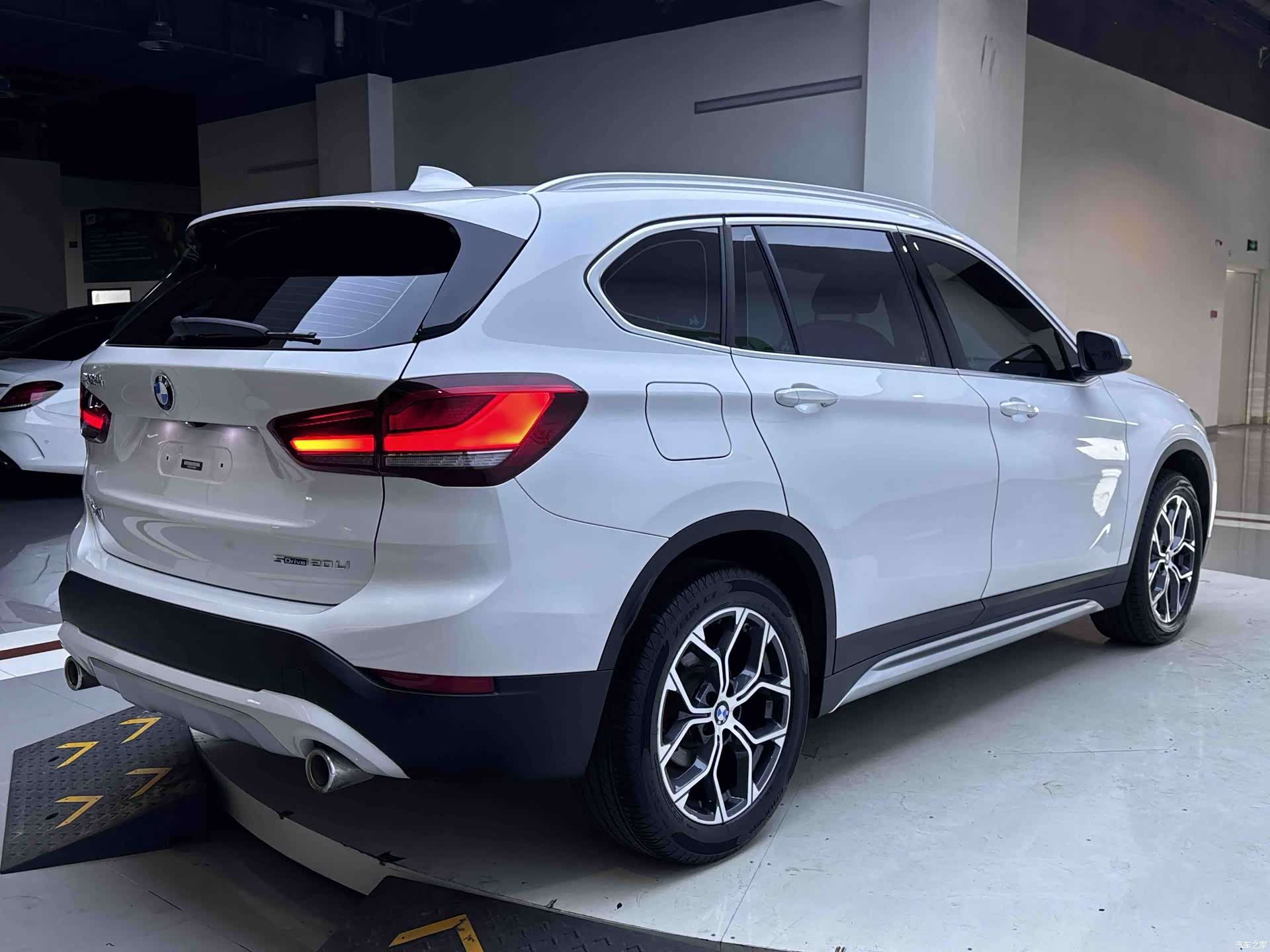 BMW X1, 2022 все фото