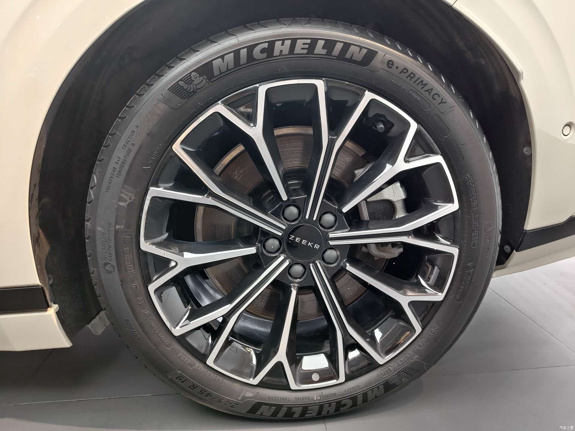 Zeekr 007, 2025 6