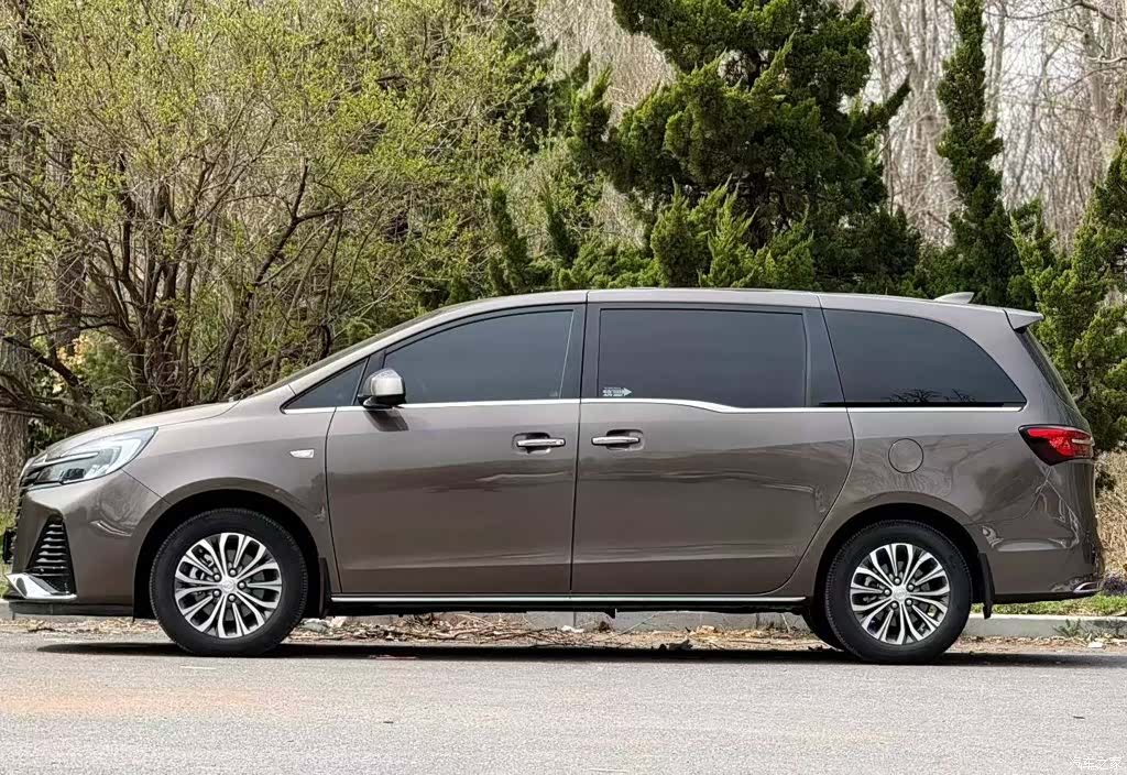 Buick GL8, 2024 3