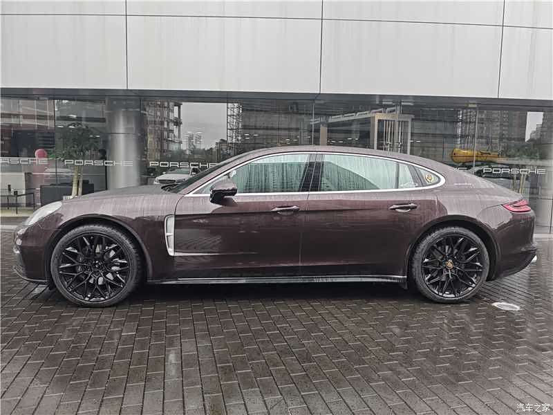 Porsche Panamera, 2018 2