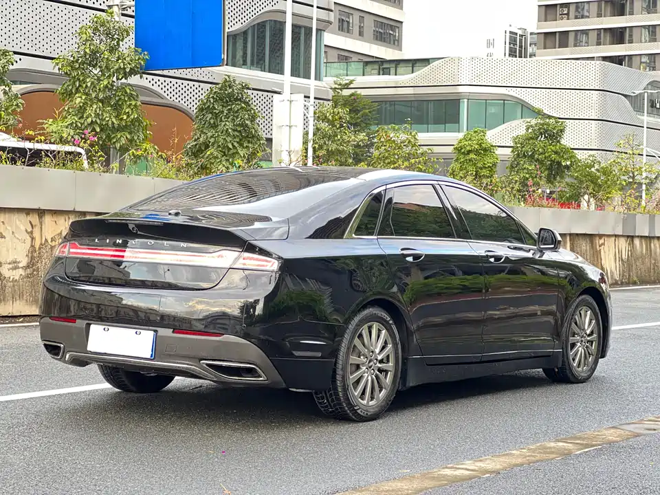 Lincoln MKZ