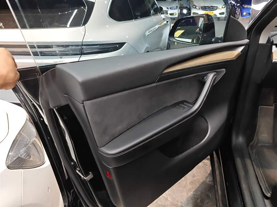 Tesla Model Y Tesla Model Y