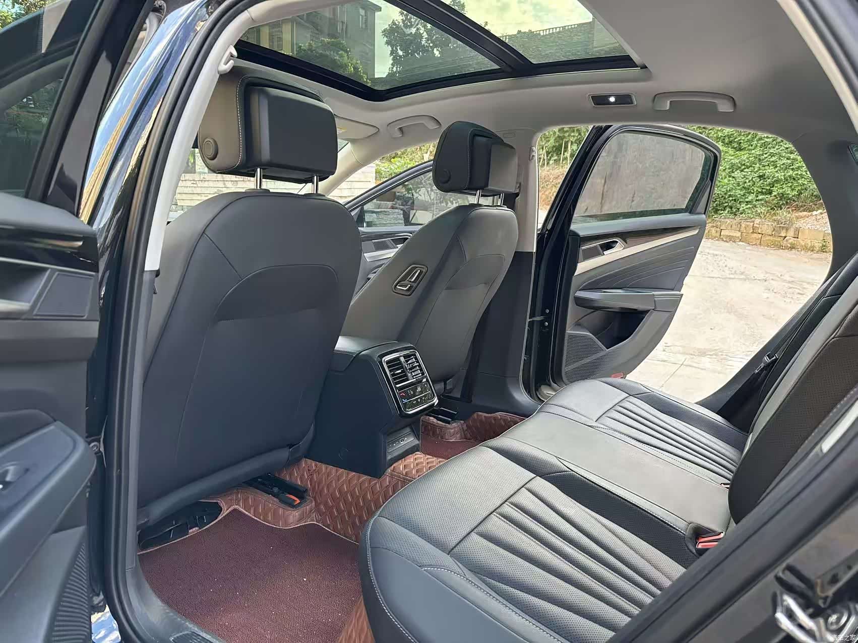 Volkswagen Passat, 2025 8