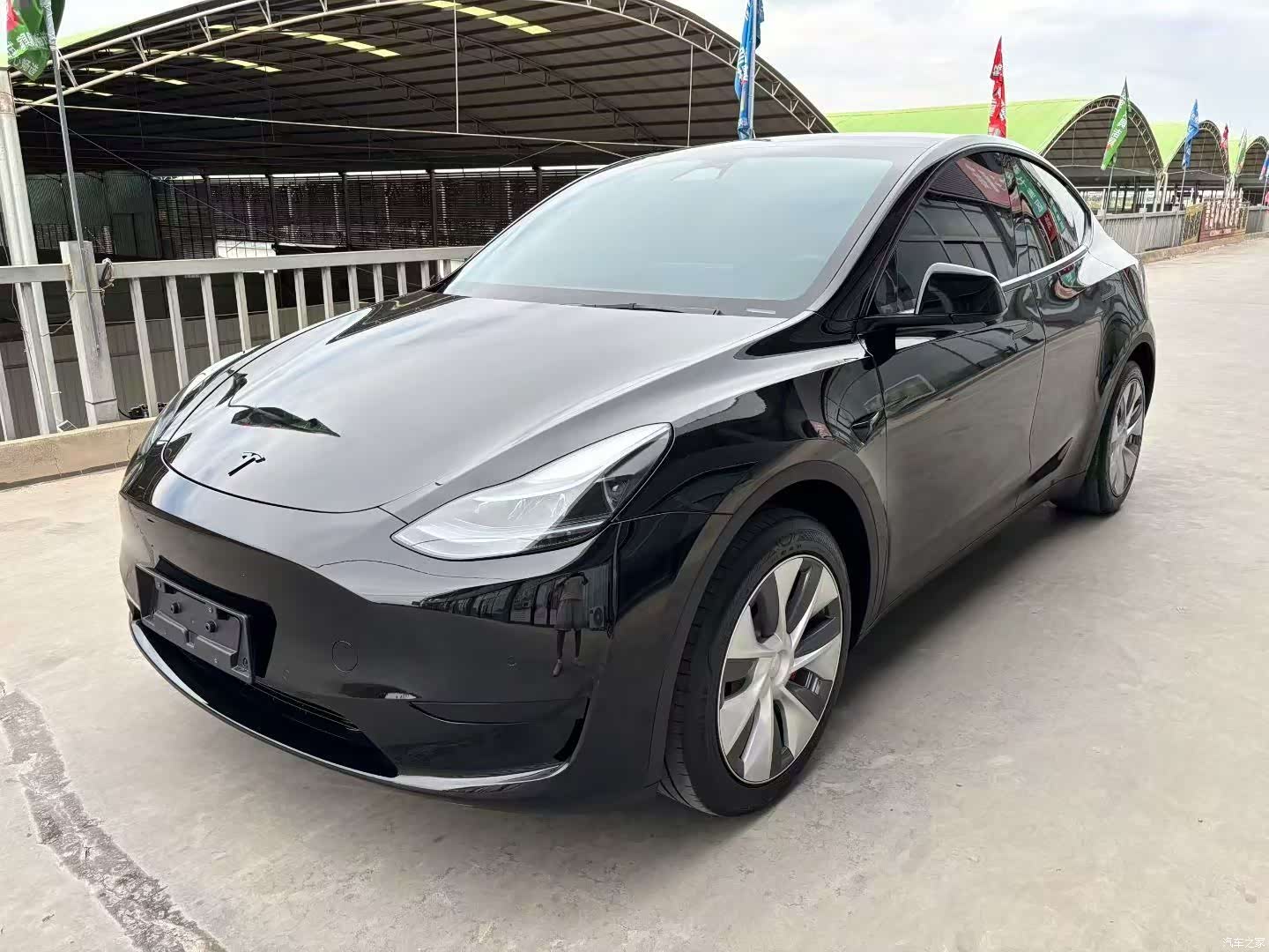 Tesla Model Y, 2023 1