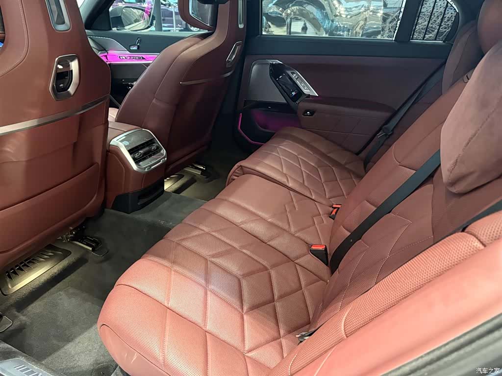 BMW 7 Series, 2025 все фото