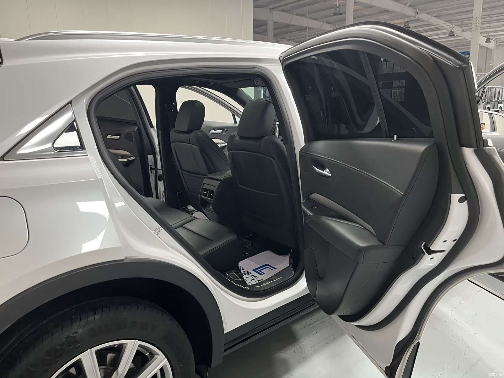 Cadillac XT4, 2021 13