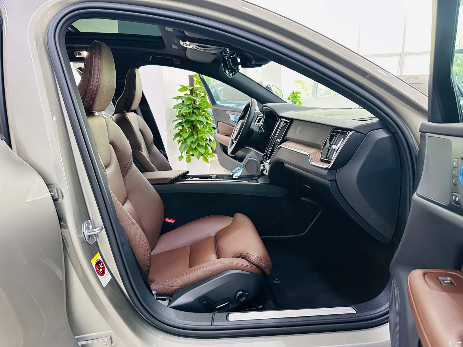 Volvo V60, 2021 14