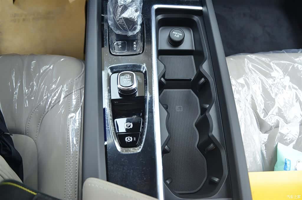 Volvo XC60, 2025 11