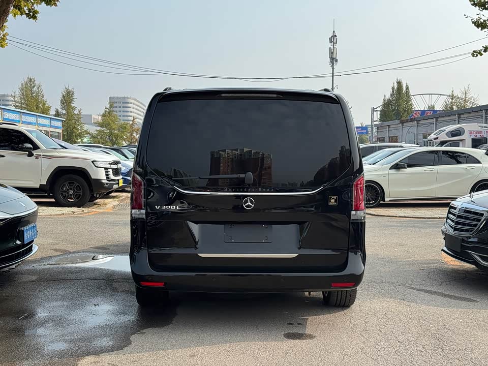 Mercedes-Benz V-class