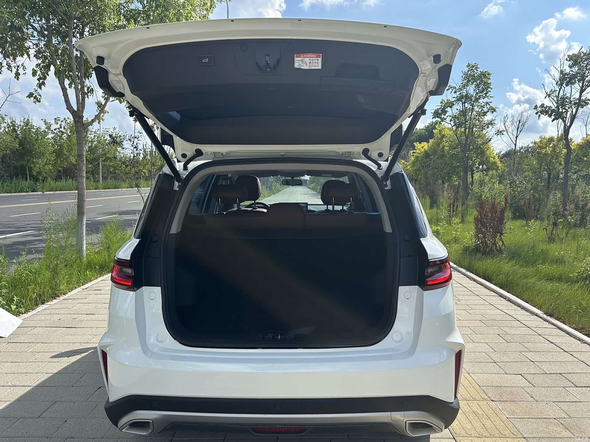 Geely X6, 2023 28