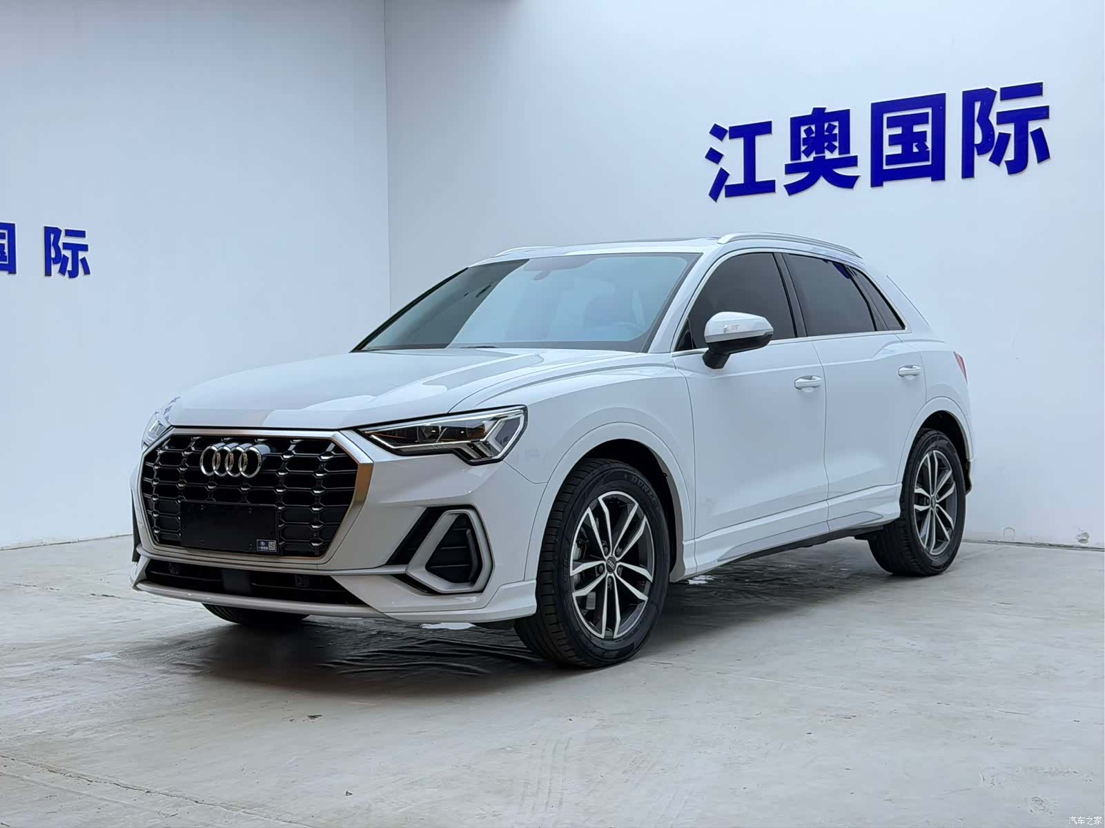 Audi Q3, 2023 1
