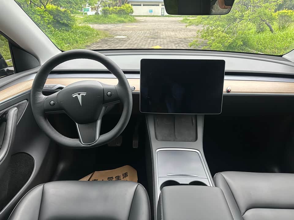 Tesla Model Y Tesla Model Y
