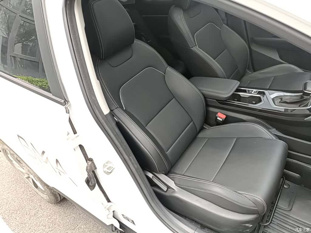 Geely Coolray, 2025 25