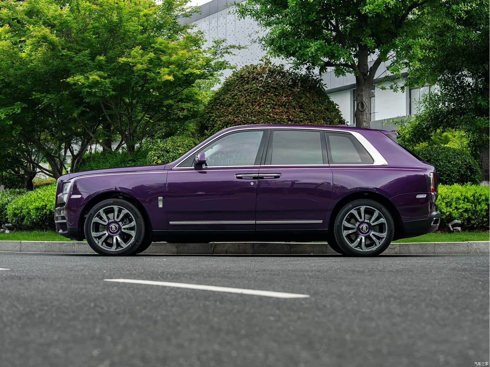 Rolls-Royce Cullinan, 2022 19