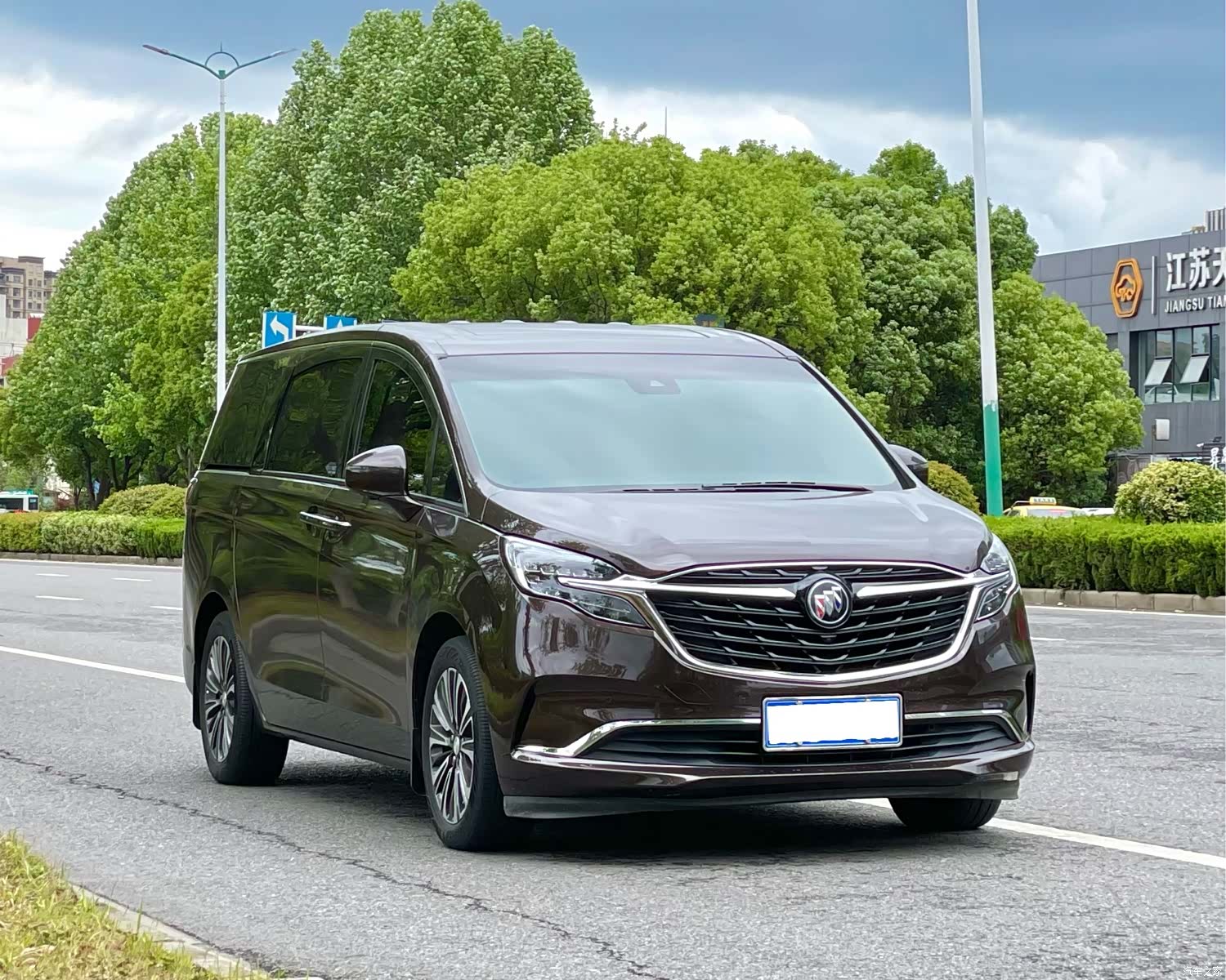 Buick GL8, 2020 3