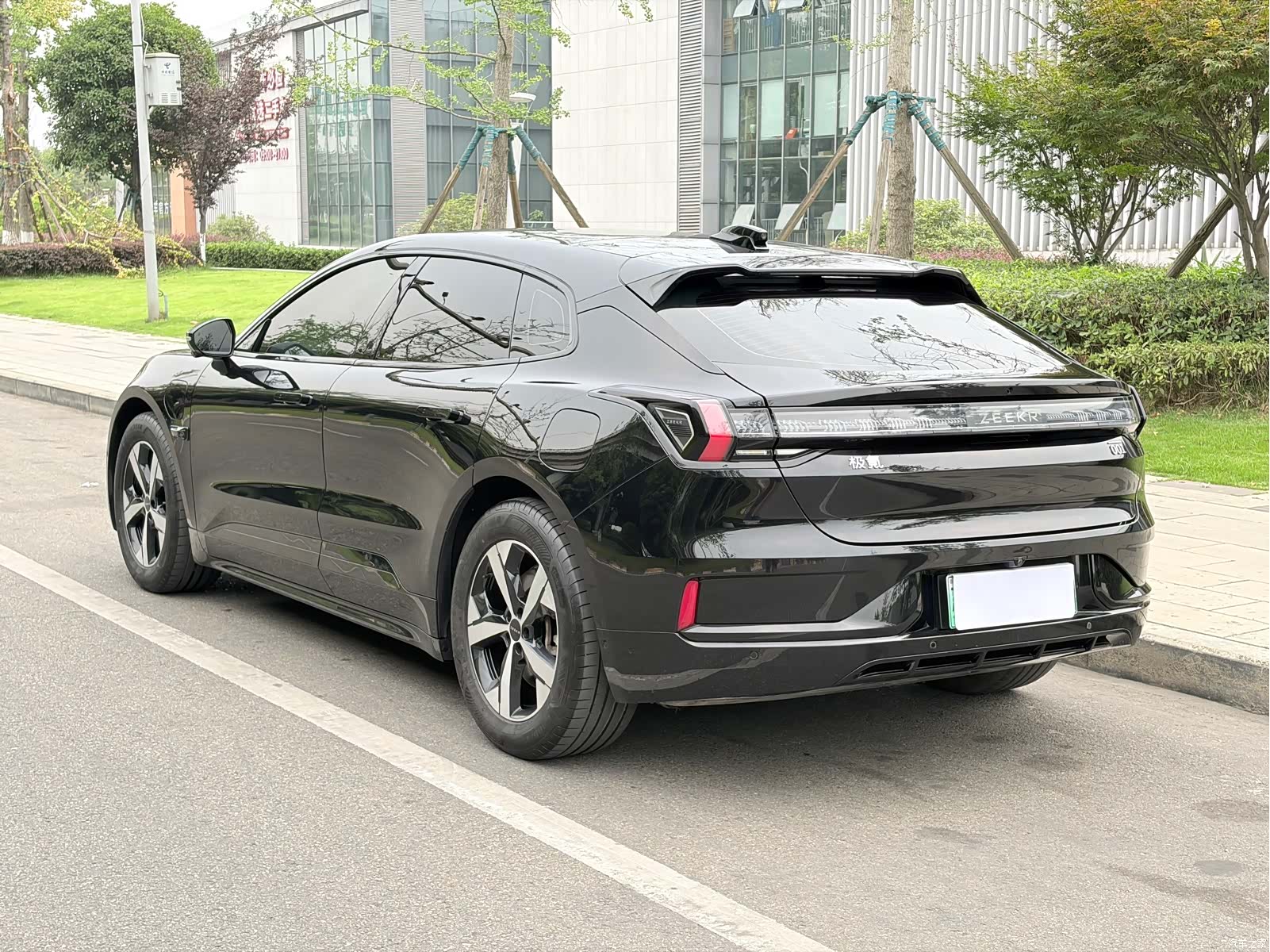 Zeekr 001, 2023 8