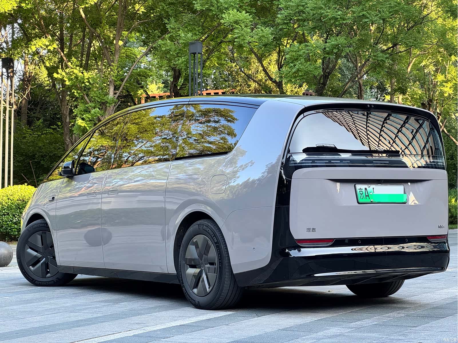 Li Auto MEGA, 2025 2