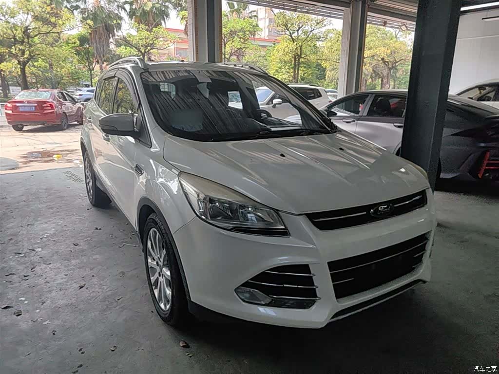 Ford Kuga, 2015 4