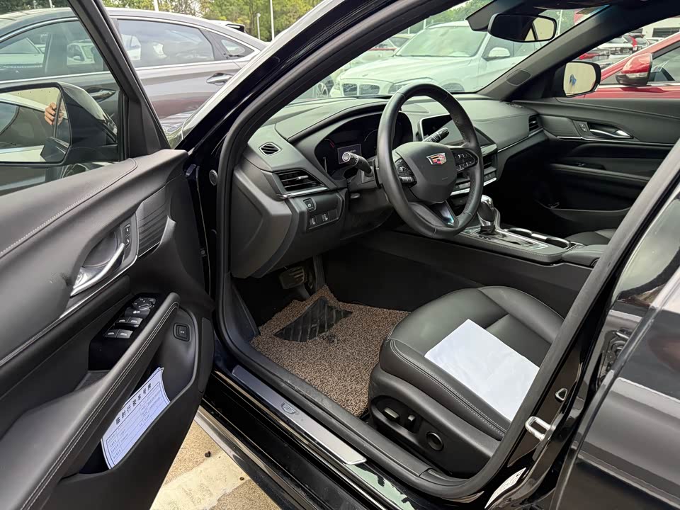Cadillac CT4