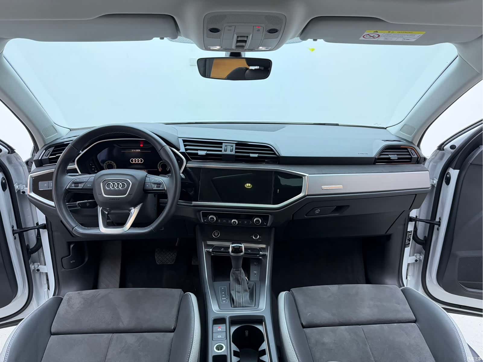 Audi Q3, 2023 10