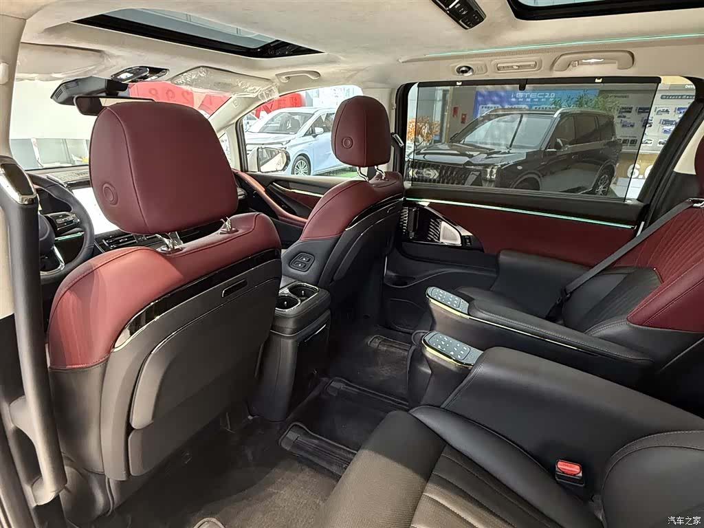 Trumpchi E9, 2025 10